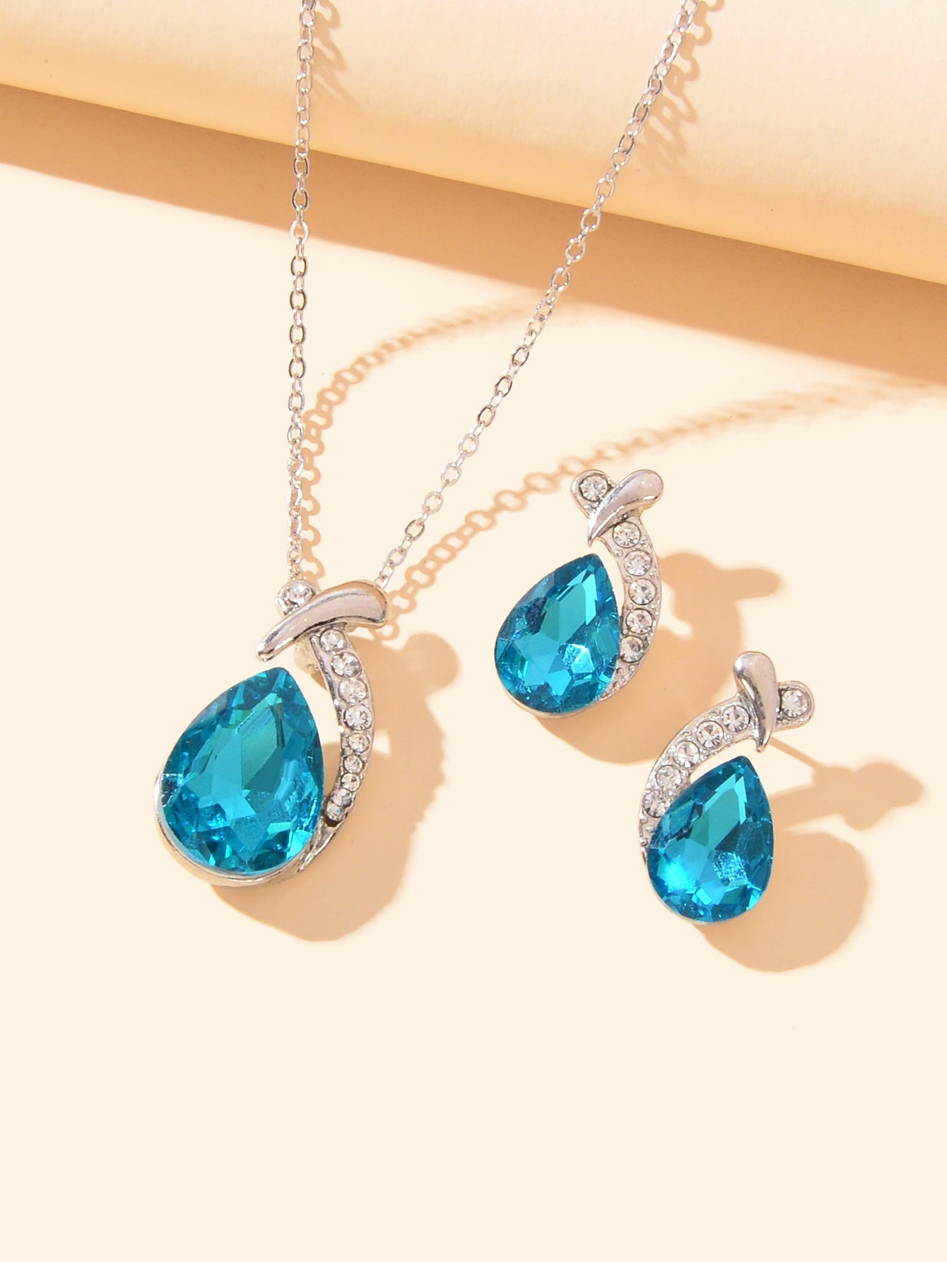Luxurious Drop Necklace and Earrings