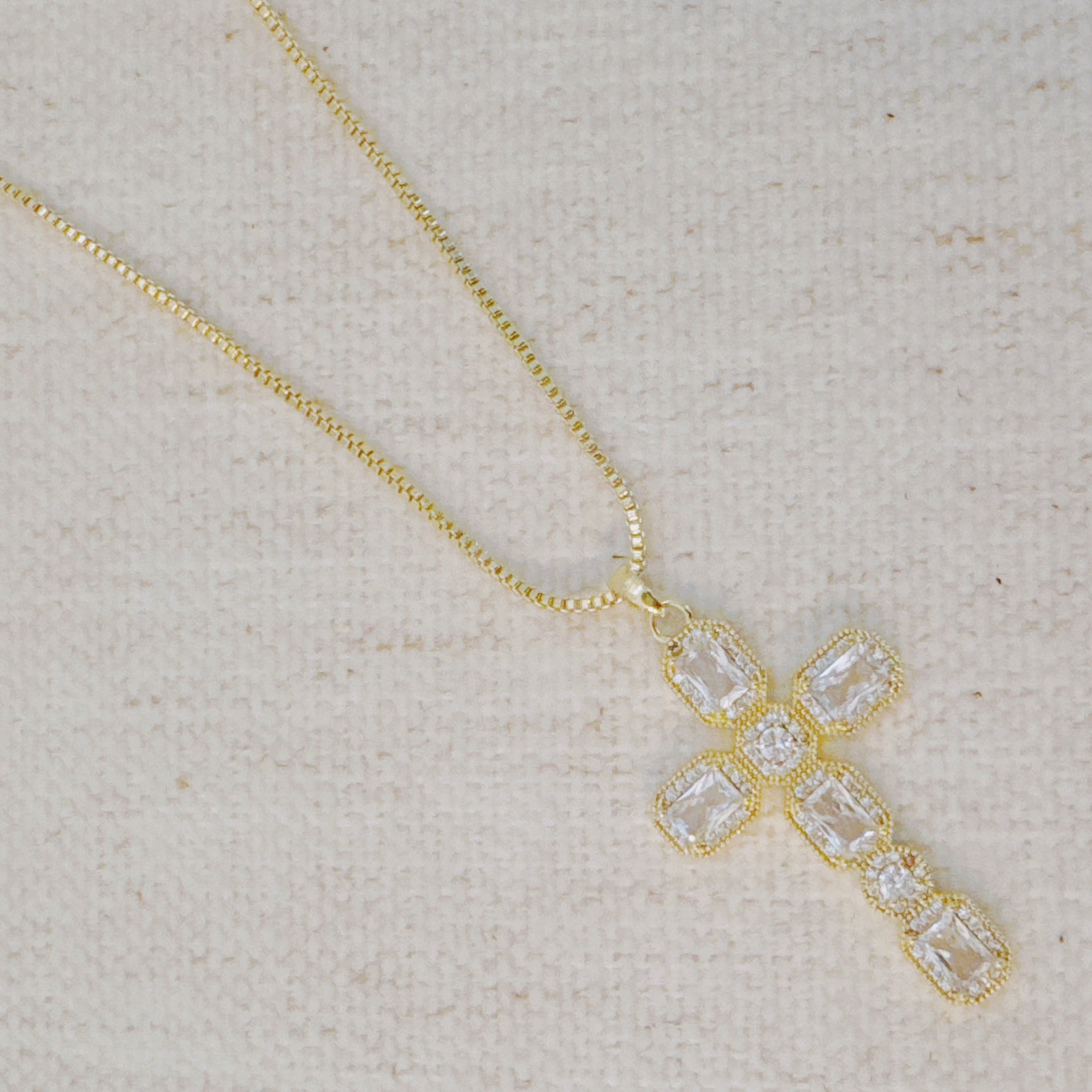 Vintage Sparkle Cross Pendant Necklace