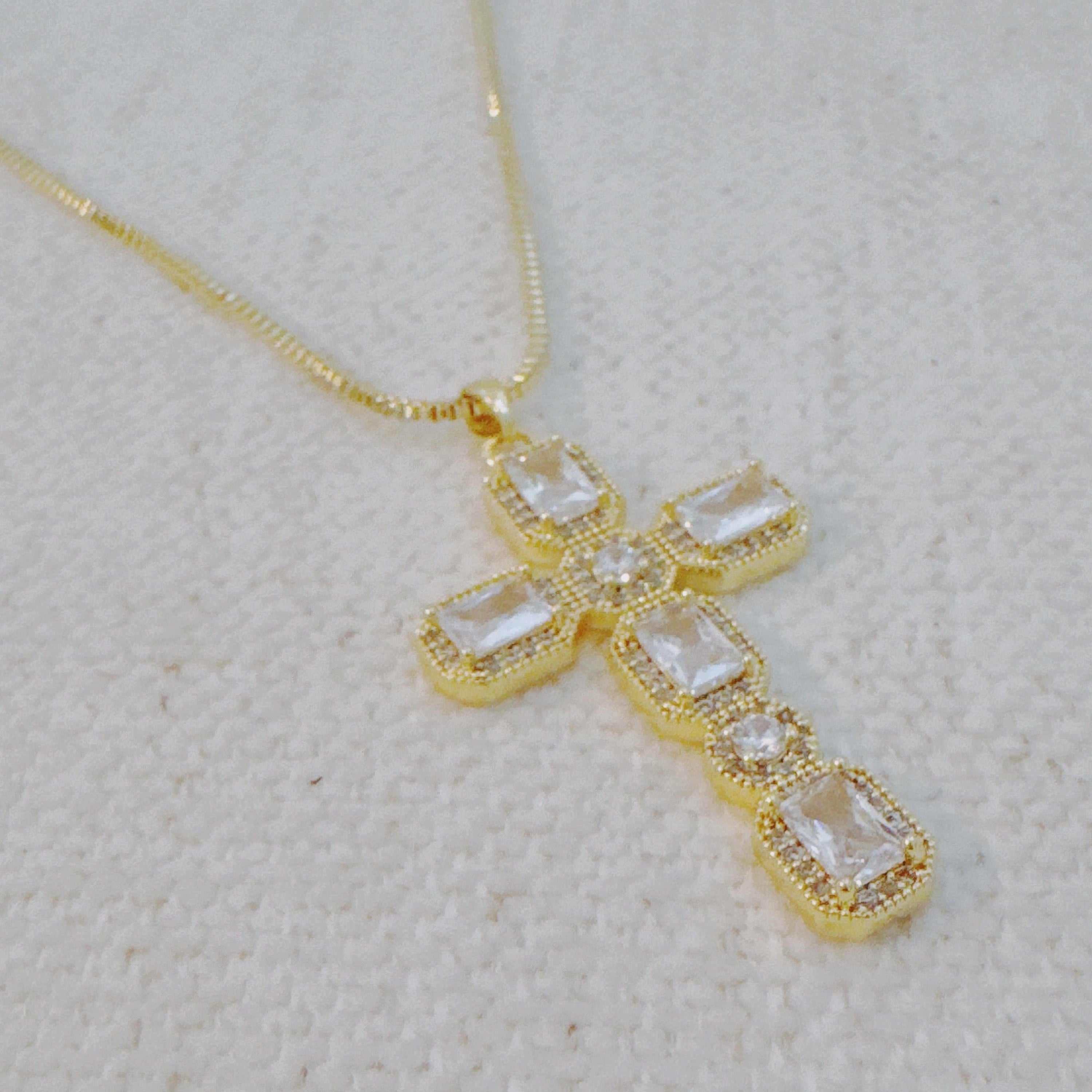 Vintage Sparkle Cross Pendant Necklace
